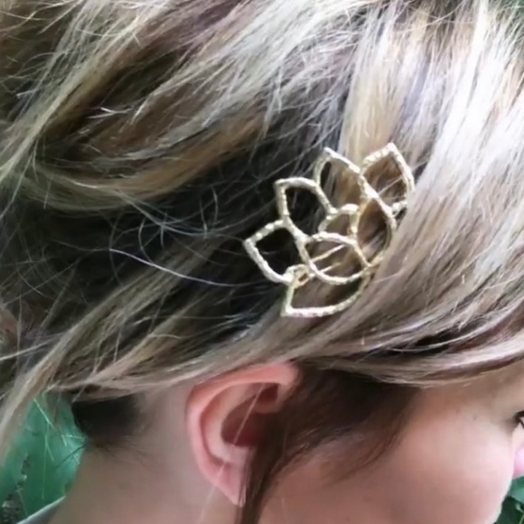 Sacred Lotus Flower Hair Clip - Picture 6 of 6